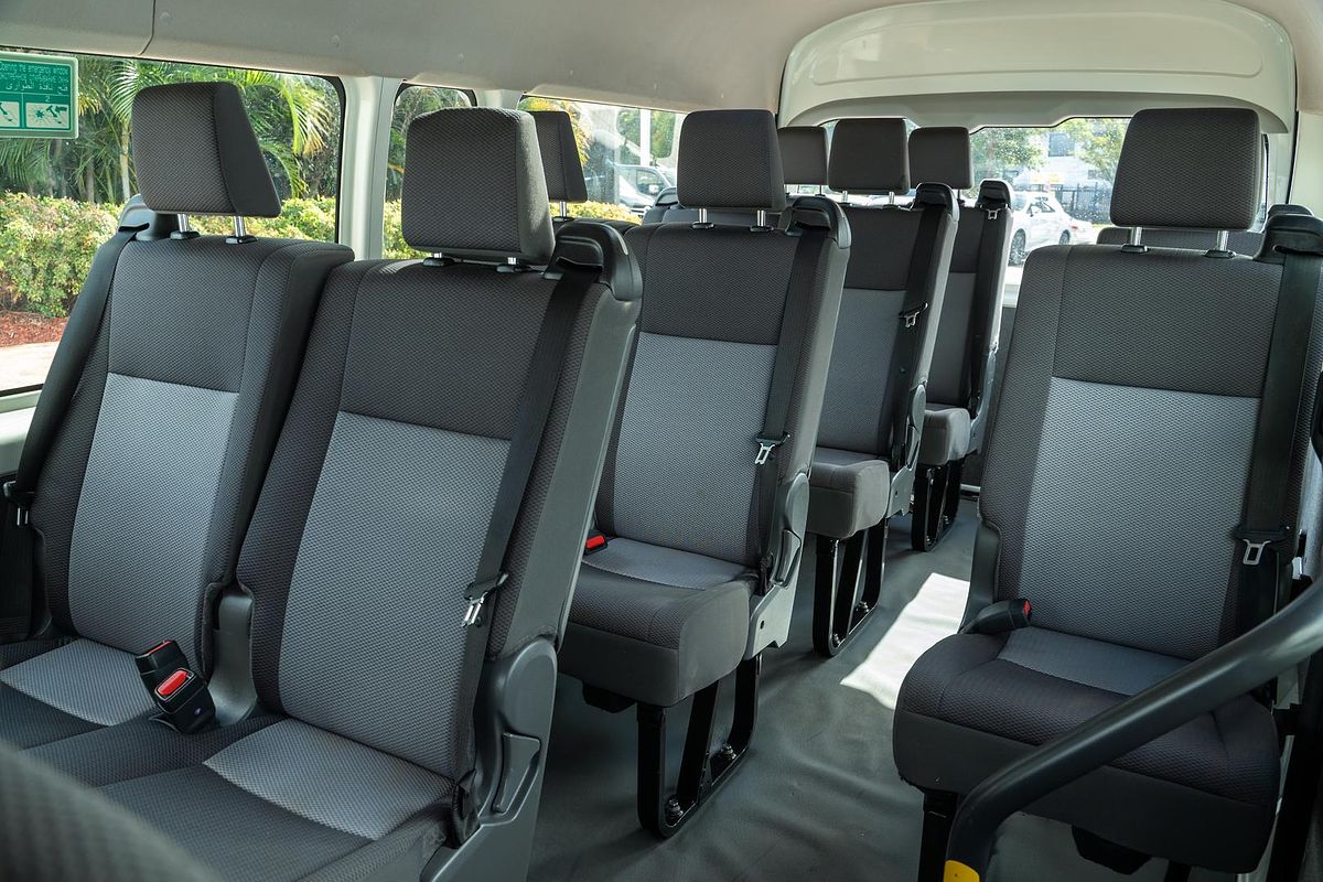 2021 Toyota Hiace Commuter GDH322R