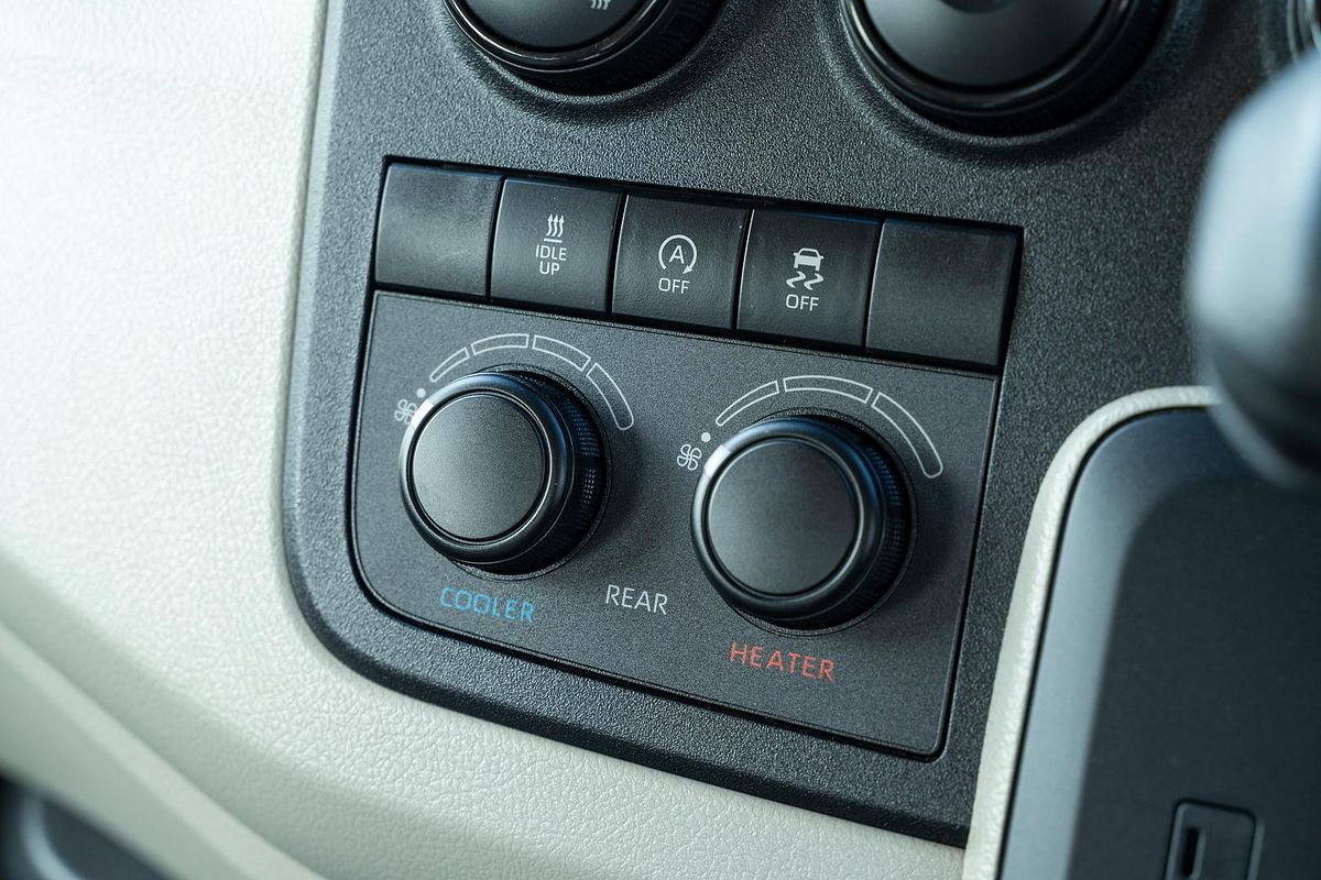 2021 Toyota Hiace Commuter GDH322R