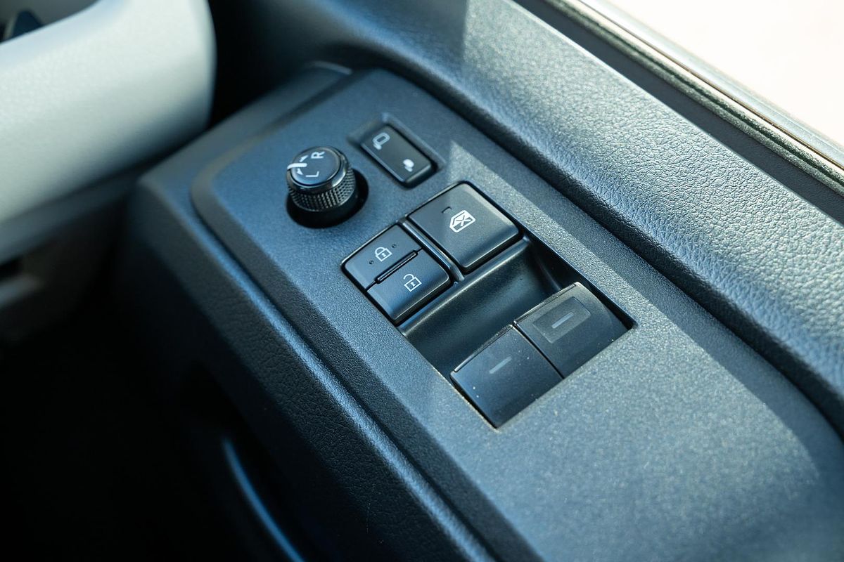 2021 Toyota Hiace Commuter GDH322R
