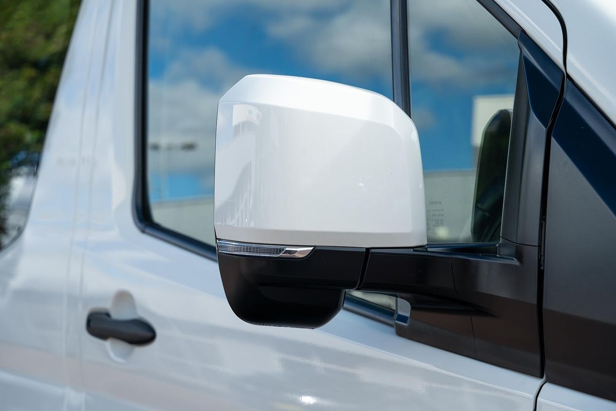 2021 Toyota Hiace Commuter GDH322R