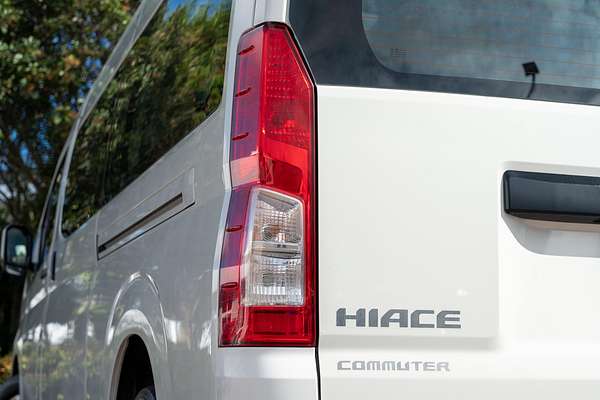 2021 Toyota Hiace Commuter GDH322R