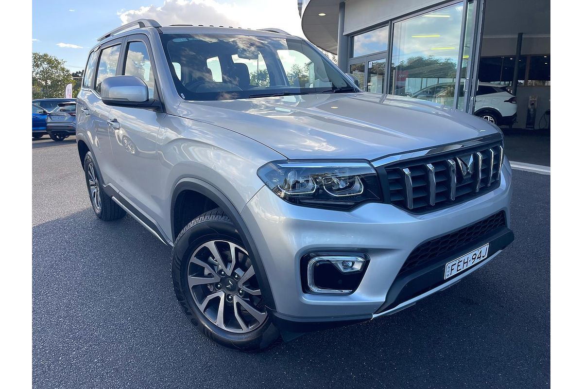 2023 Mahindra Scorpio Z8