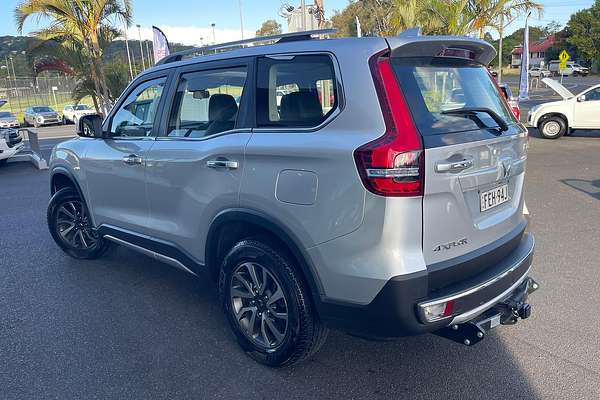 2023 Mahindra Scorpio Z8