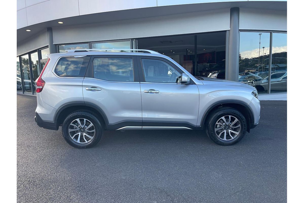 2023 Mahindra Scorpio Z8