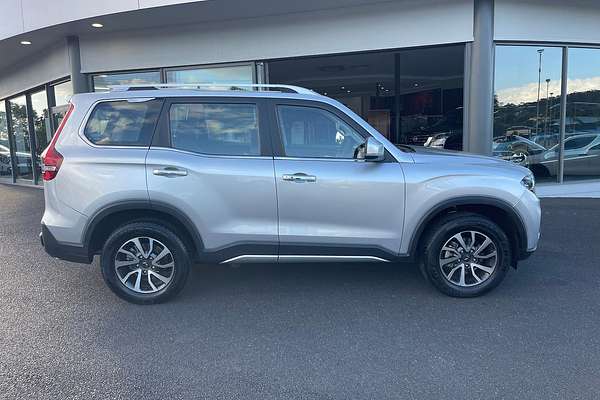 2023 Mahindra Scorpio Z8