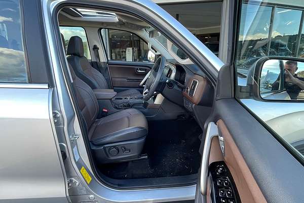 2023 Mahindra Scorpio Z8