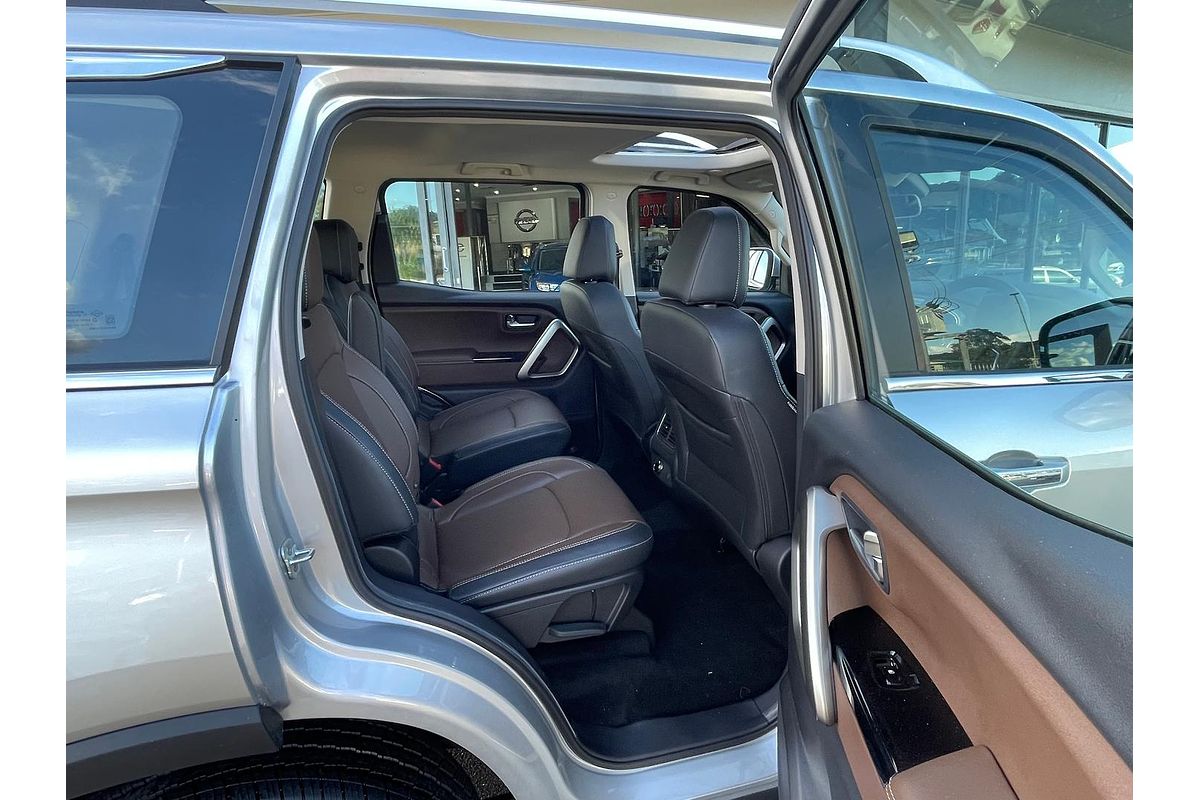 2023 Mahindra Scorpio Z8