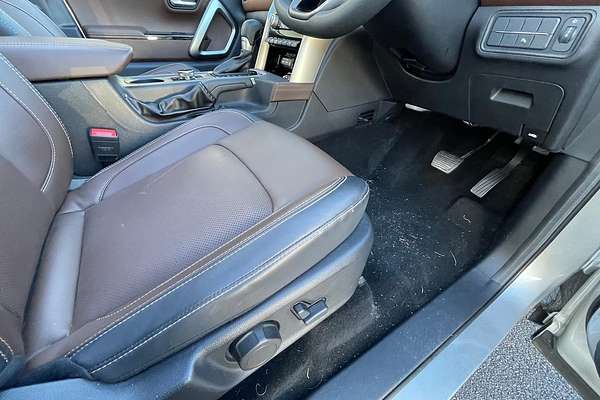 2023 Mahindra Scorpio Z8