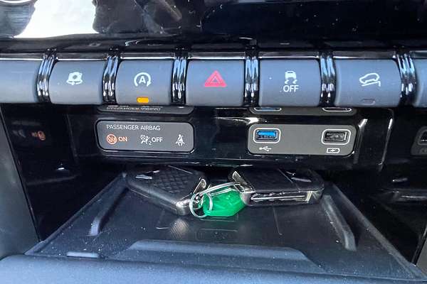 2023 Mahindra Scorpio Z8