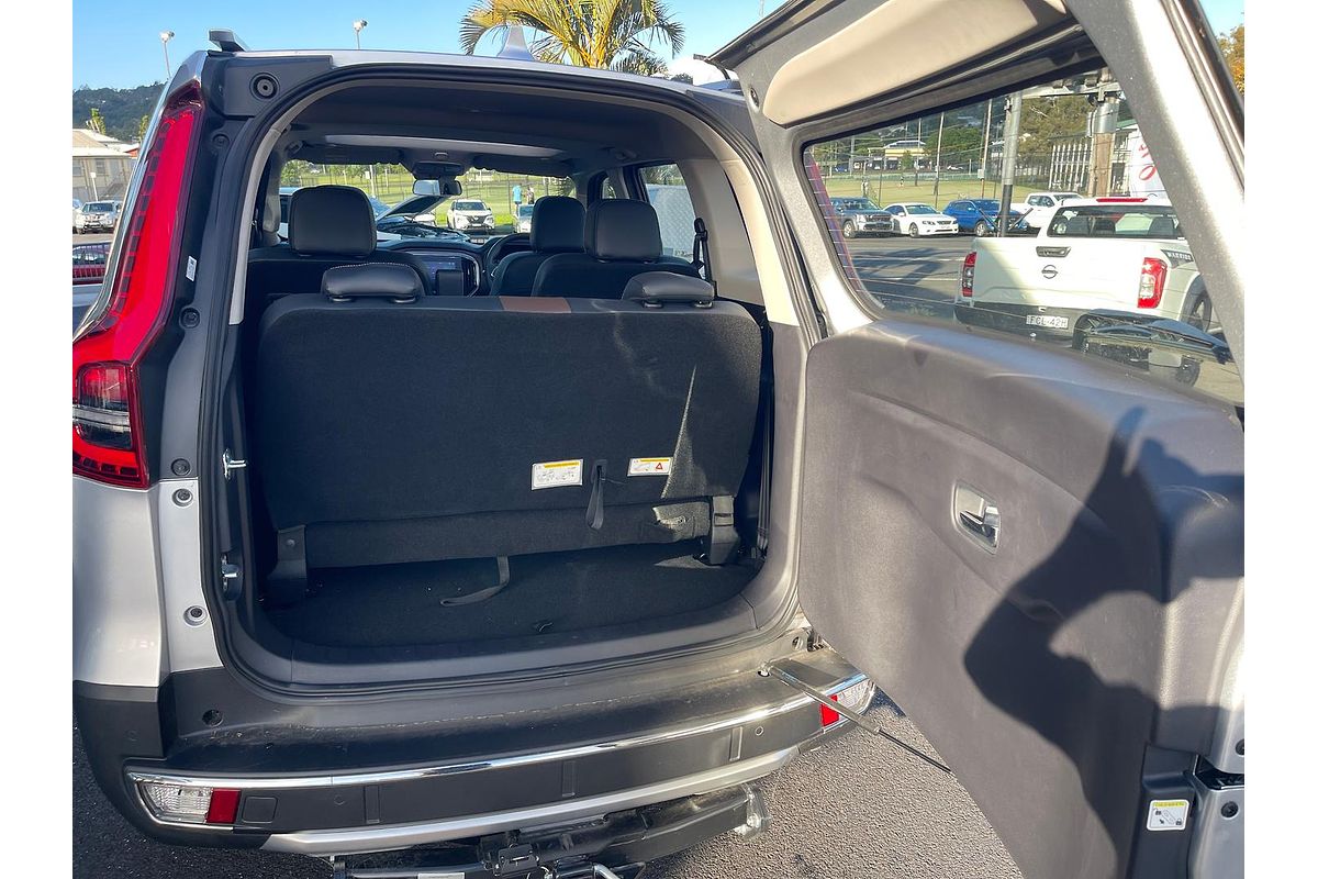 2023 Mahindra Scorpio Z8