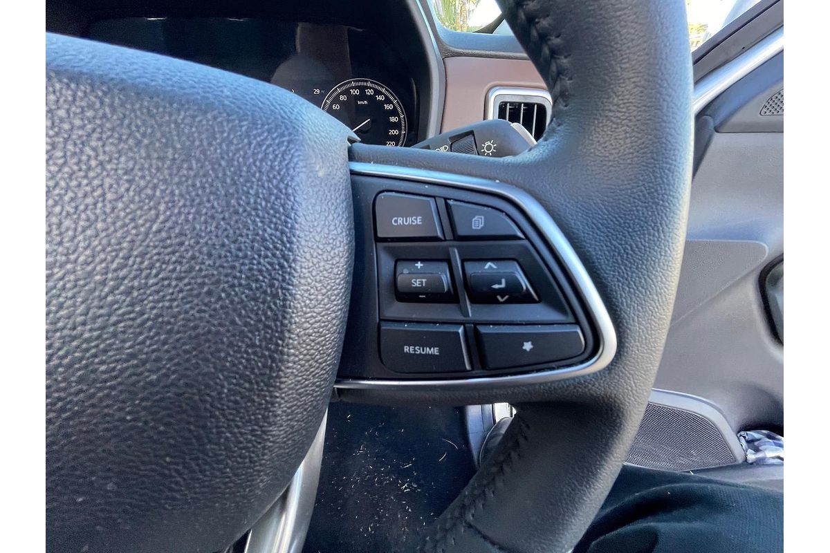 2023 Mahindra Scorpio Z8