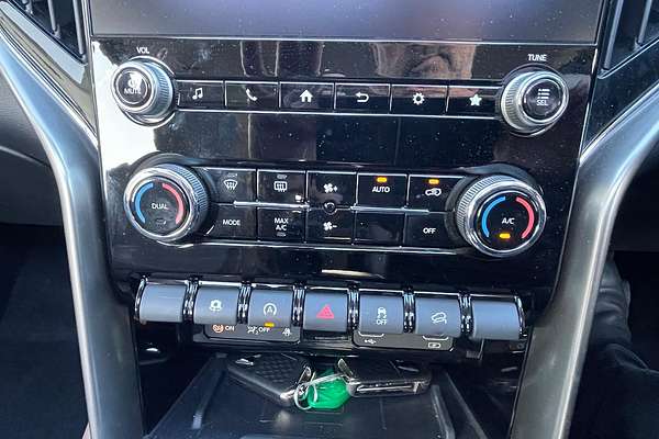 2023 Mahindra Scorpio Z8