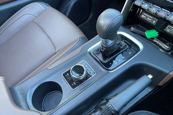 2023 Mahindra Scorpio Z8