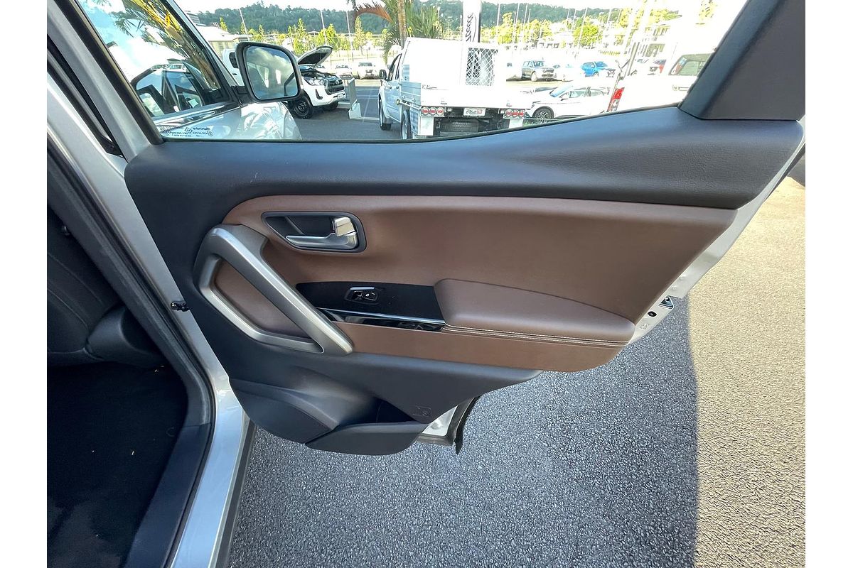 2023 Mahindra Scorpio Z8