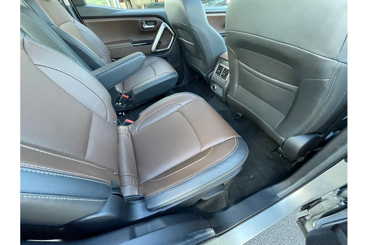 2023 Mahindra Scorpio Z8