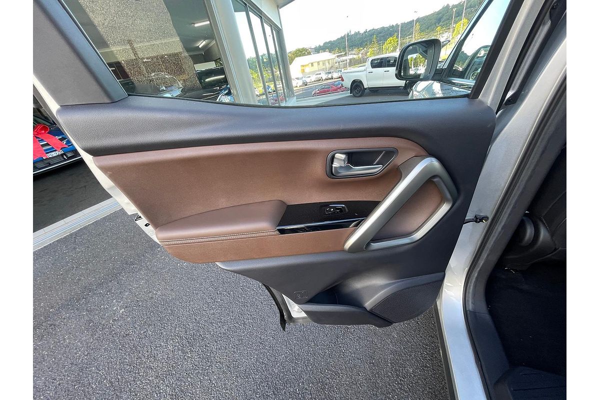 2023 Mahindra Scorpio Z8