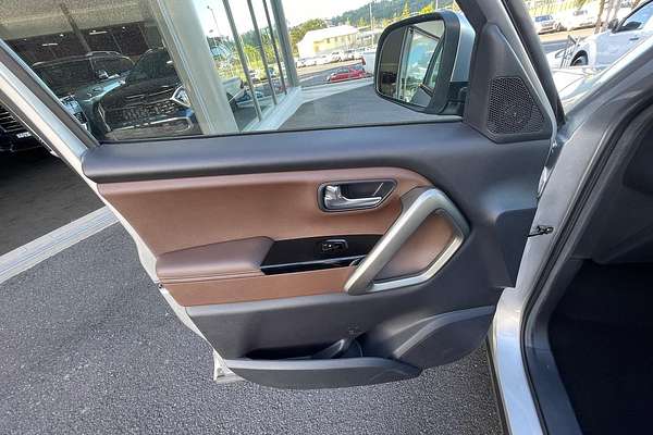 2023 Mahindra Scorpio Z8