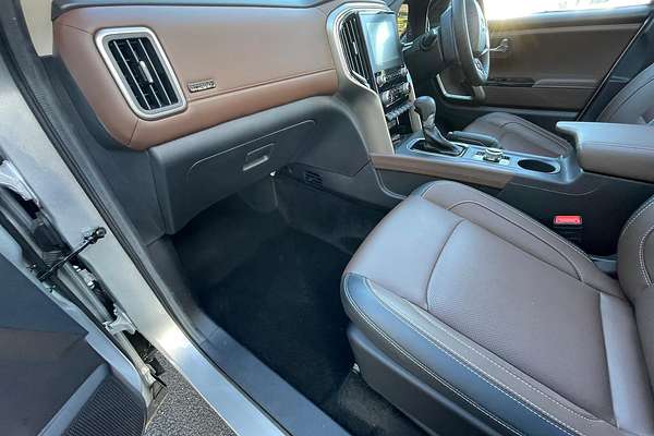 2023 Mahindra Scorpio Z8