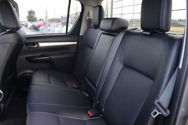 2024 Toyota Hilux SR5 48V GUN126R 4X4