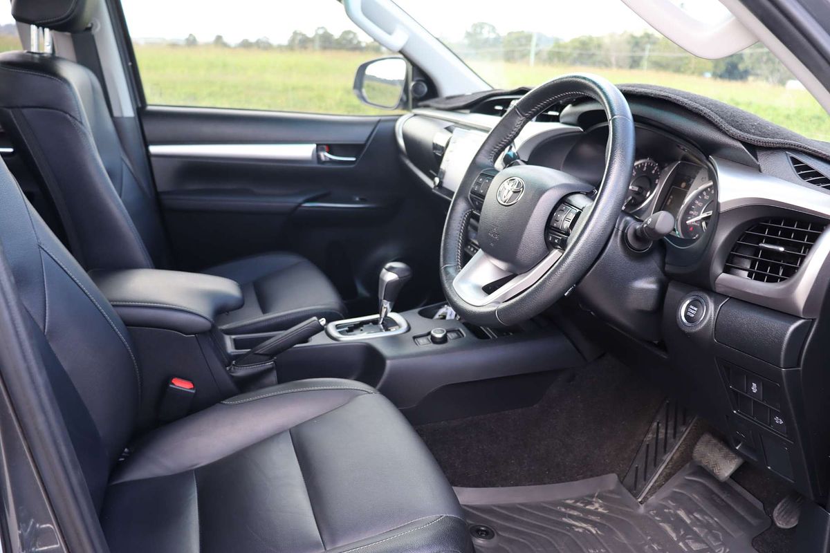 2024 Toyota Hilux SR5 48V GUN126R 4X4