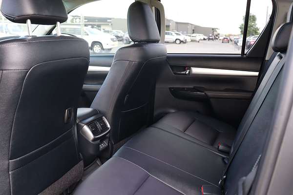 2024 Toyota Hilux SR5 48V GUN126R 4X4