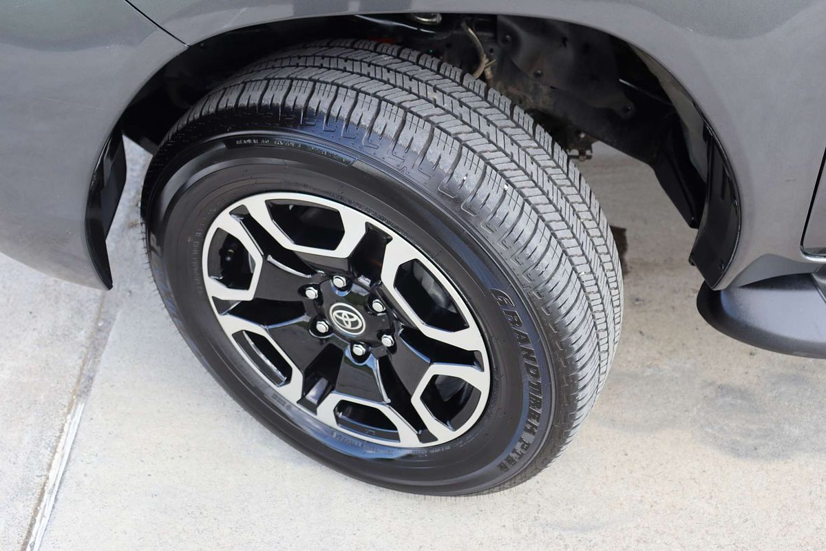 2024 Toyota Hilux SR5 48V GUN126R 4X4