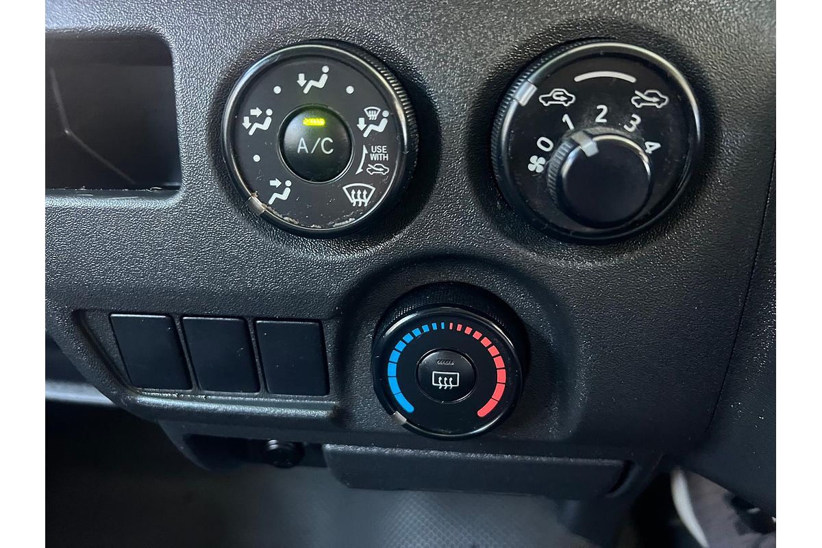 2014 Toyota Hiace KDH201R LWB