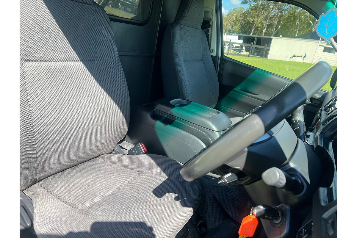 2014 Toyota Hiace KDH201R LWB