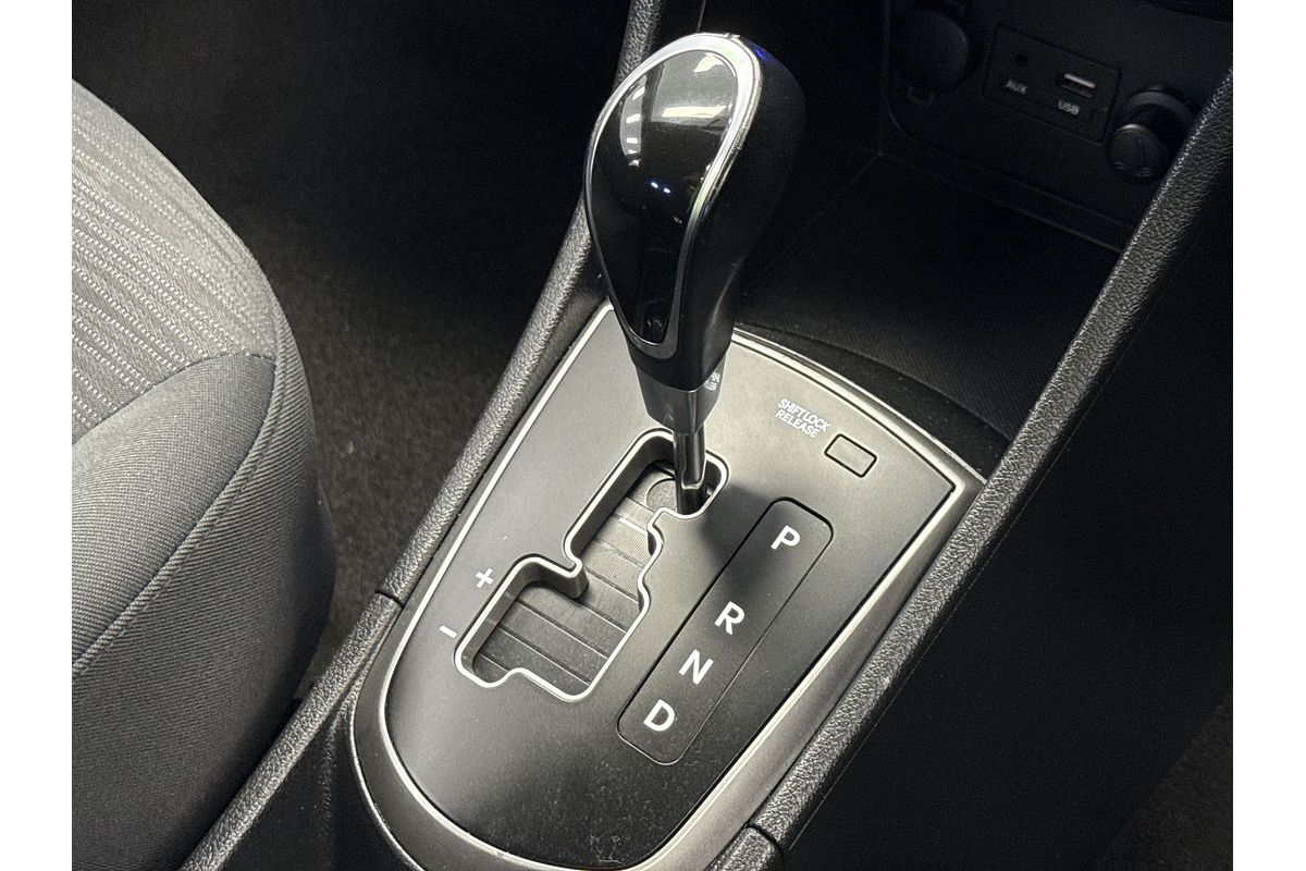 2019 Hyundai Accent Sport RB6