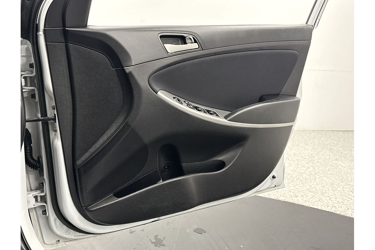2019 Hyundai Accent Sport RB6