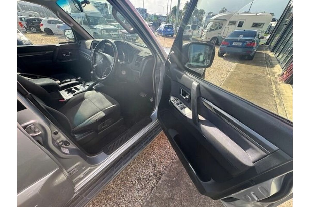 2007 Mitsubishi Pajero VR-X LWB (4x4) NS