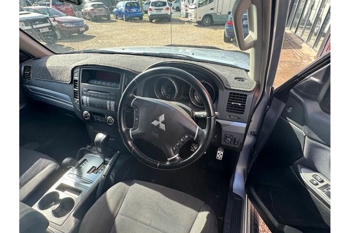 2007 Mitsubishi Pajero VR-X LWB (4x4) NS