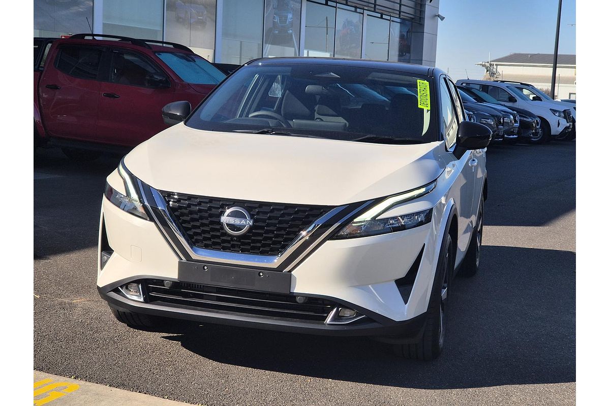 2024 Nissan QASHQAI ST+ J12