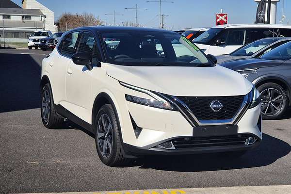 2024 Nissan QASHQAI ST+ J12