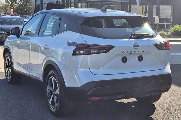 2024 Nissan QASHQAI ST+ J12