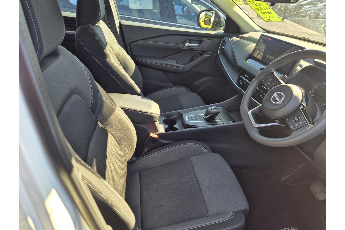 2024 Nissan QASHQAI ST+ J12