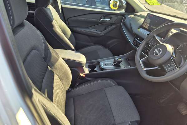 2024 Nissan QASHQAI ST+ J12