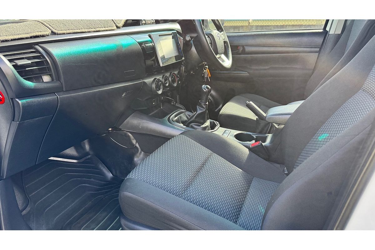 2017 Toyota Hilux Workmate (4x4) GUN125R 4X4