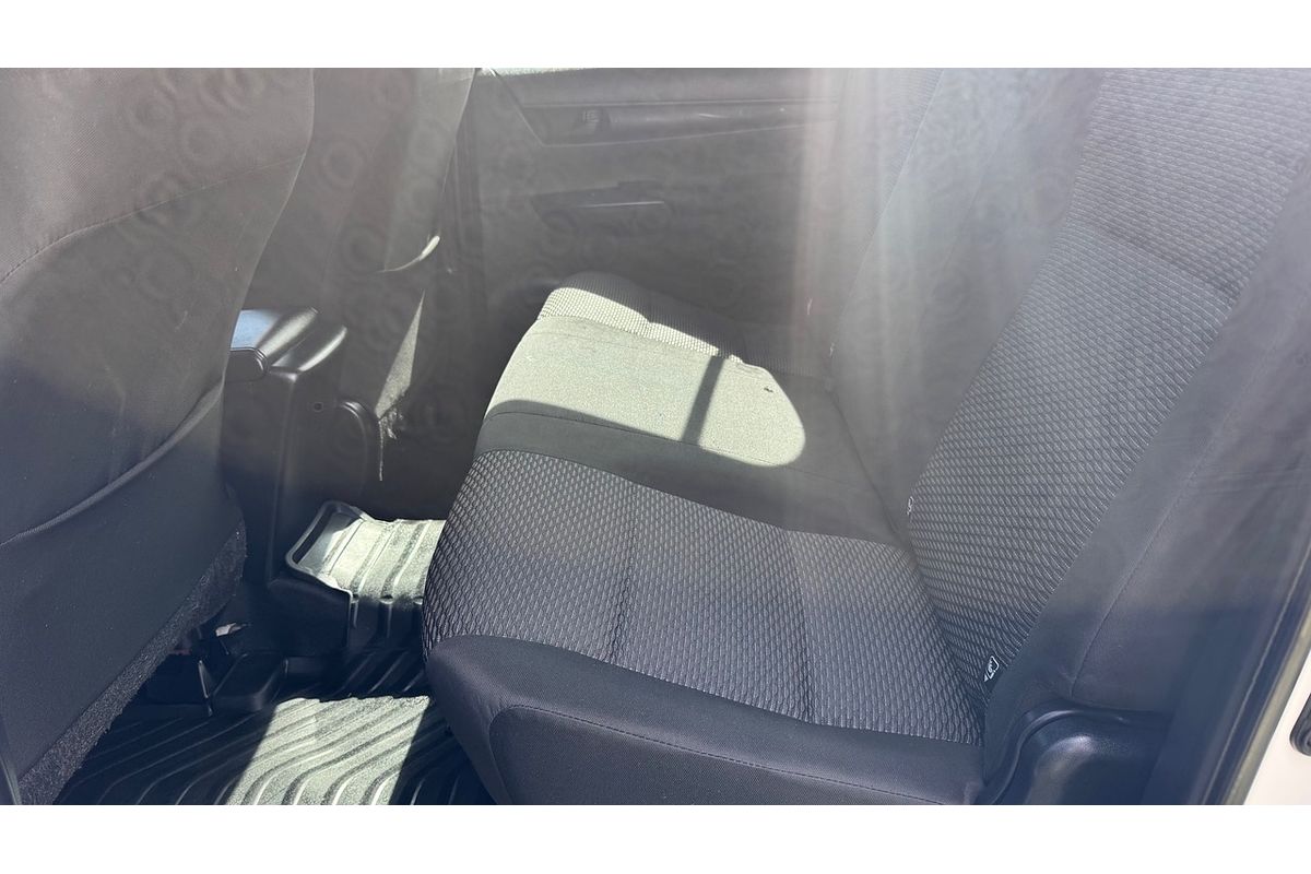 2017 Toyota Hilux Workmate (4x4) GUN125R 4X4