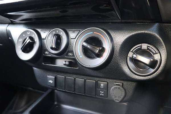 2024 Toyota Hilux SR GUN126R 4X4