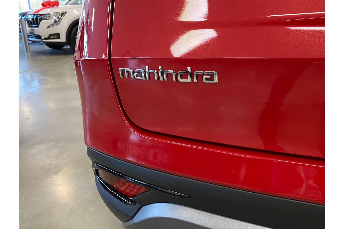2025 Mahindra XUV700 AX7L