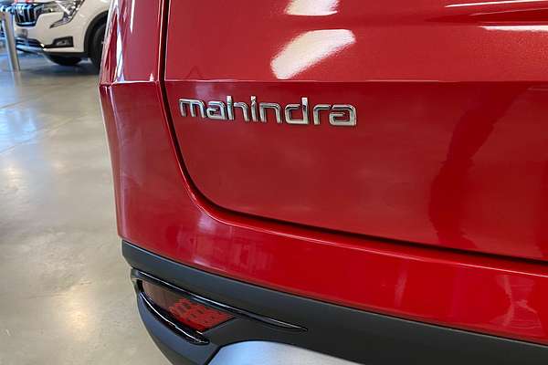 2025 Mahindra XUV700 AX7L