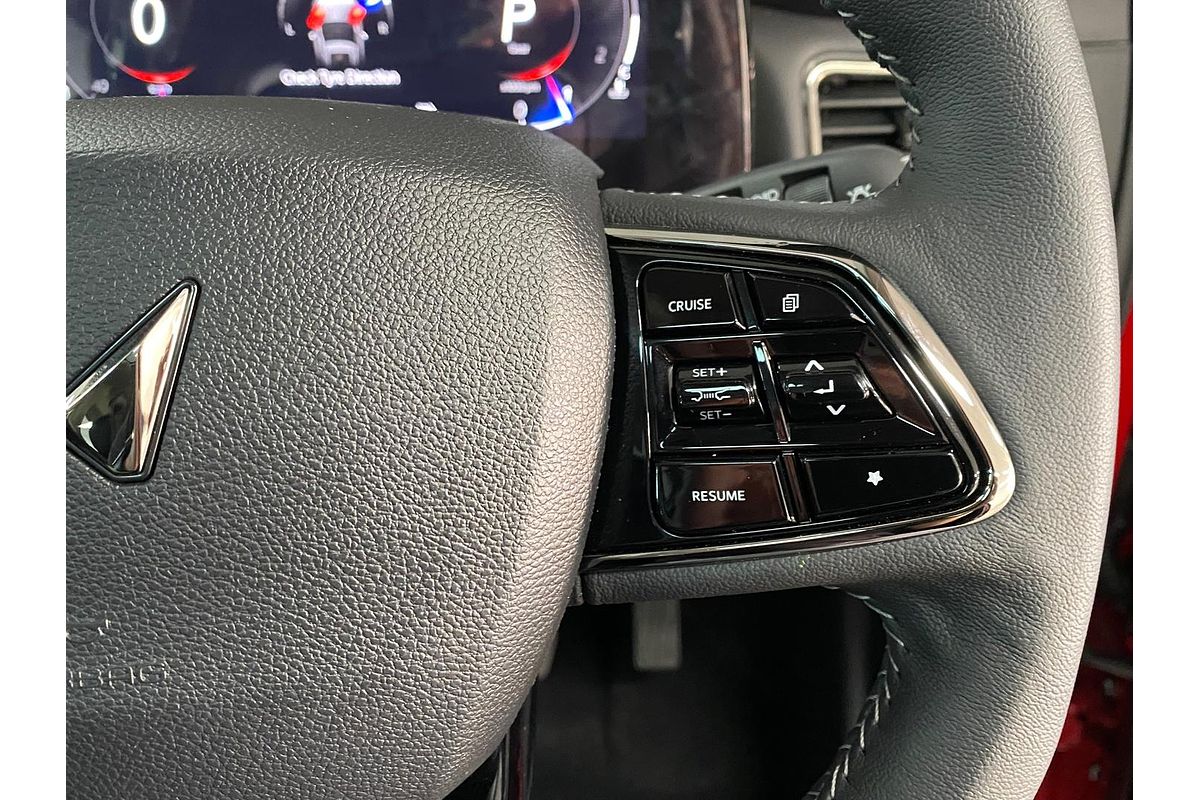 2025 Mahindra XUV700 AX7L