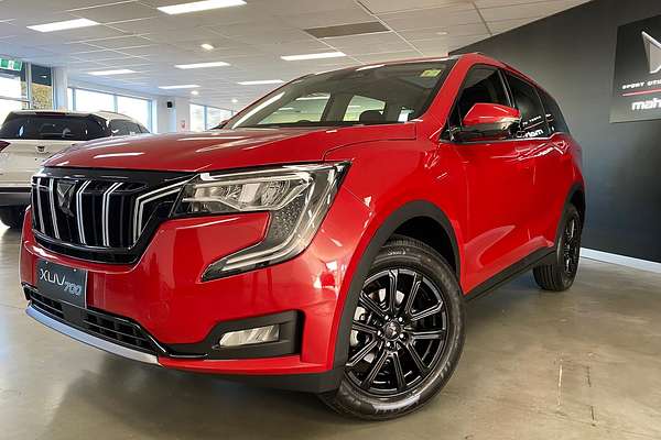 2025 Mahindra XUV700 AX7L