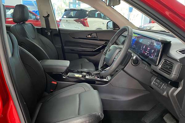 2025 Mahindra XUV700 AX7L