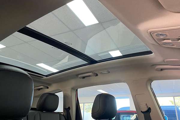 2025 Mahindra XUV700 AX7L