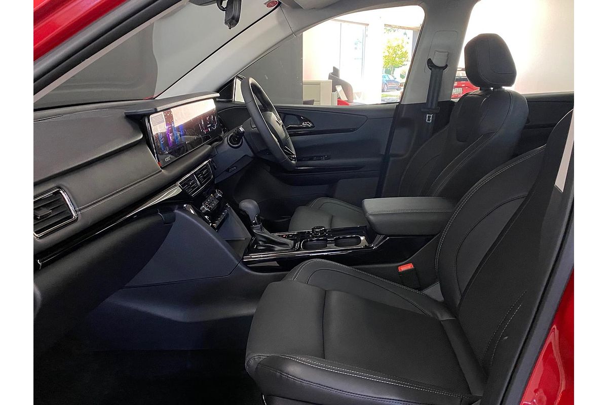 2025 Mahindra XUV700 AX7L