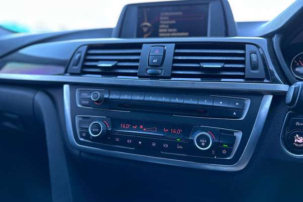 2012 BMW 3 Series 320i F30