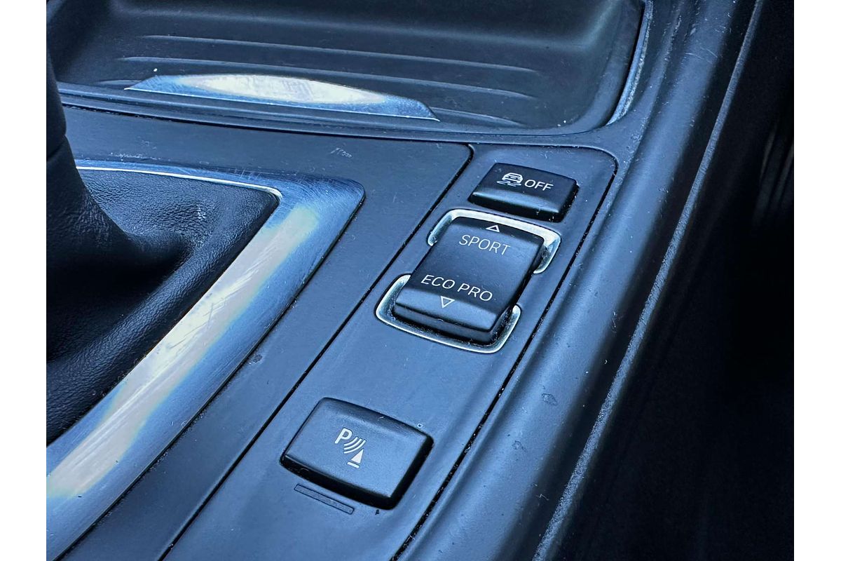 2012 BMW 3 Series 320i F30