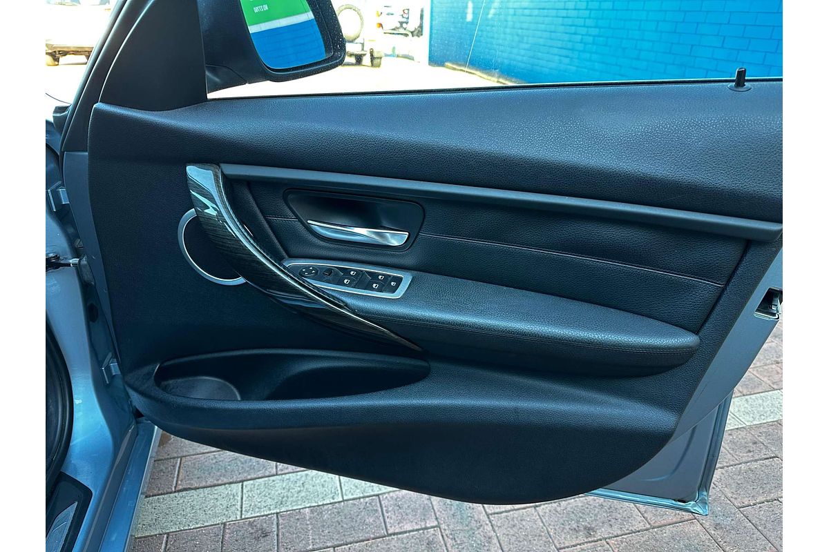2012 BMW 3 Series 320i F30